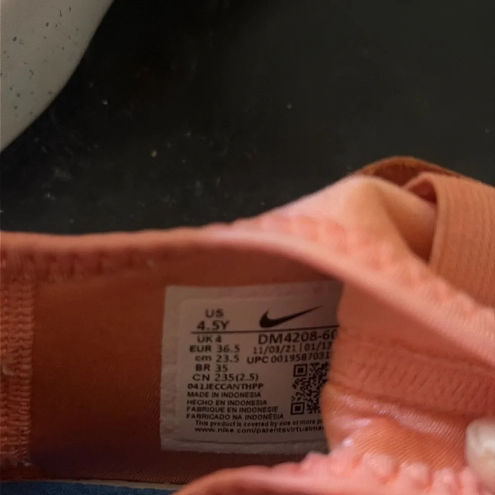 Girls Nike Shoes Size 4.5Y